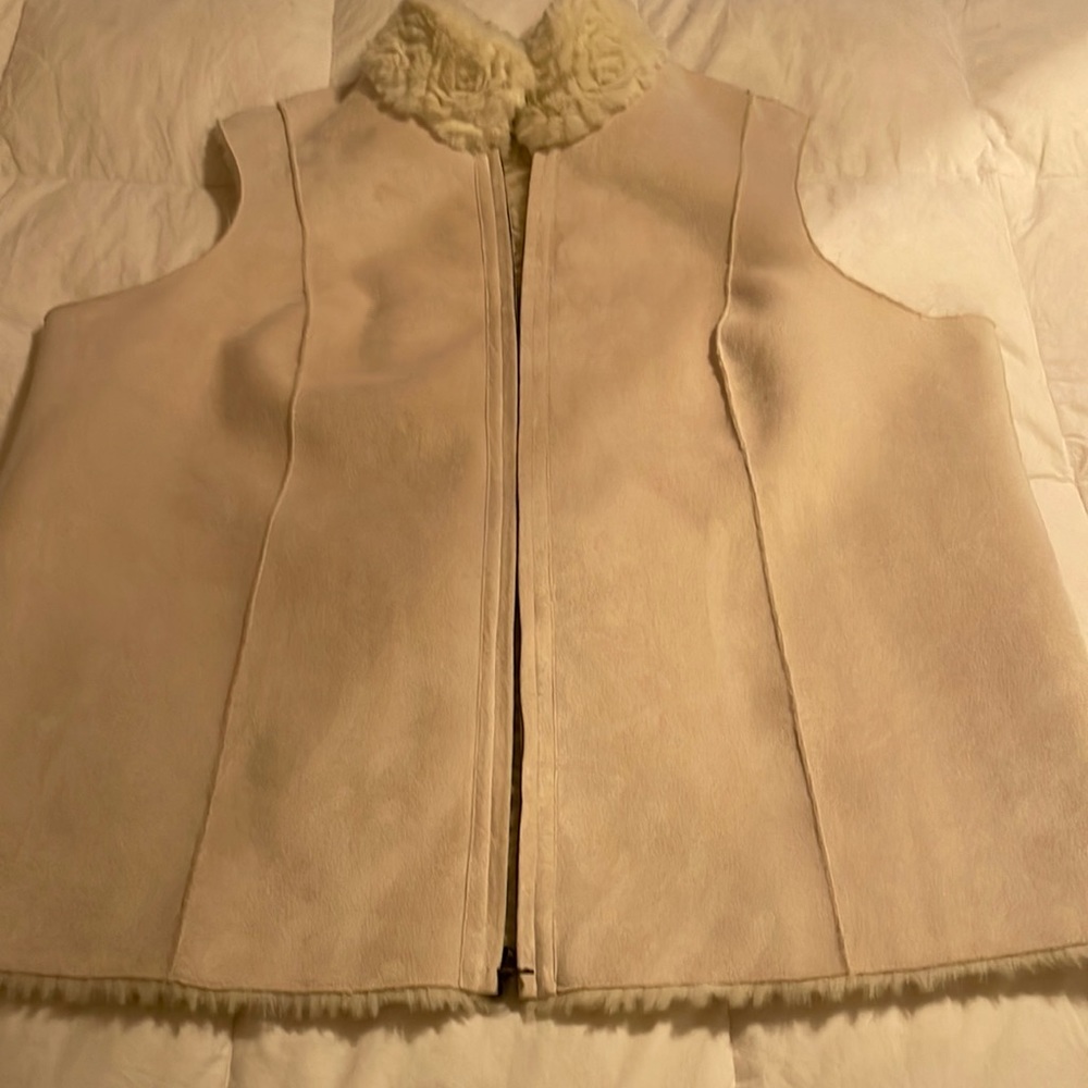 Suede and faux fur ivory vest